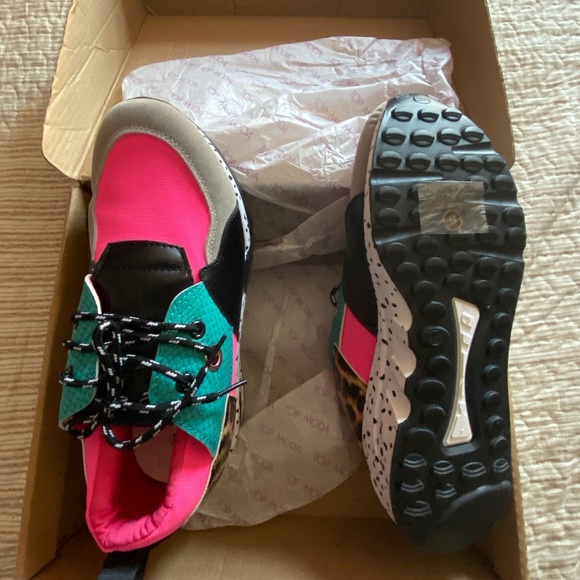 TOP Moda Shoes - Top Moda Sneakers.  NEW  in Box      (size 9)
